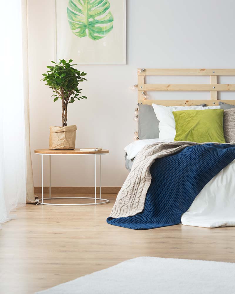 bedroom with wooden floor PF5FMQL